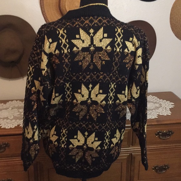 VTG 80’s Metallic Snowflake Knit Sweater - Picture 6 of 14